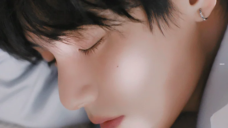 방탄소년단 뷔 x 티르티르 '틴티드 스킨 글로우 쿠션' 새로운 광고