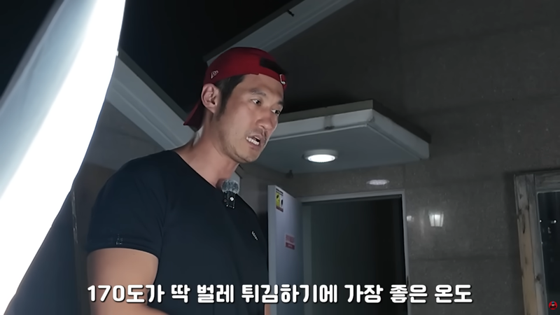 곤충 먹방에 게스트로 나왔다가 결국 곤충의 맛을 알아버린 사람 (3)