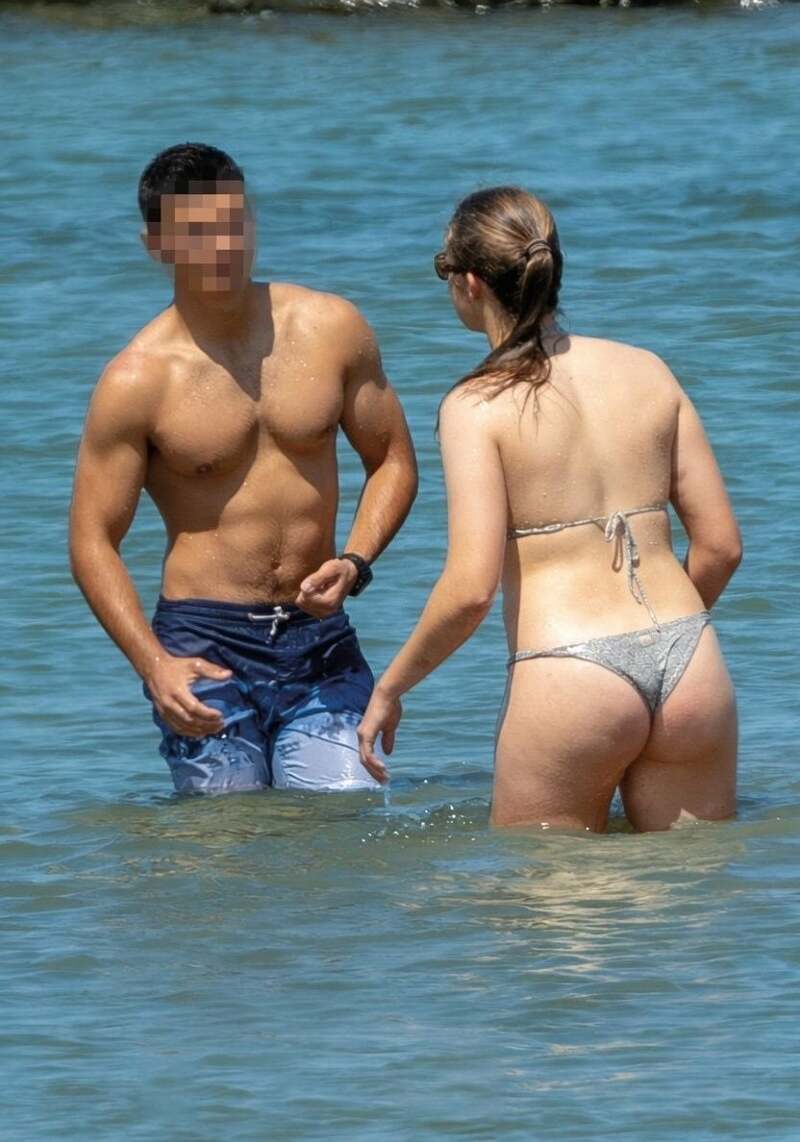 ㅇㅎ) 이번에 군입대한 스페인 레오노르 공주 사진.beach (3)