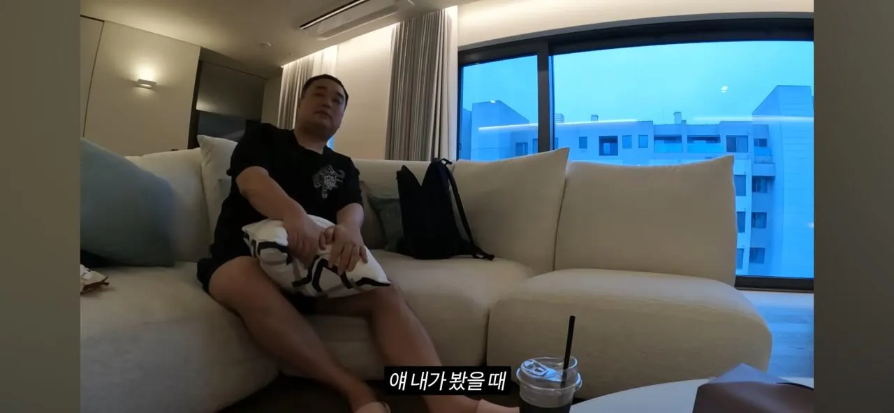 코인으로 800억 번 20대의 집