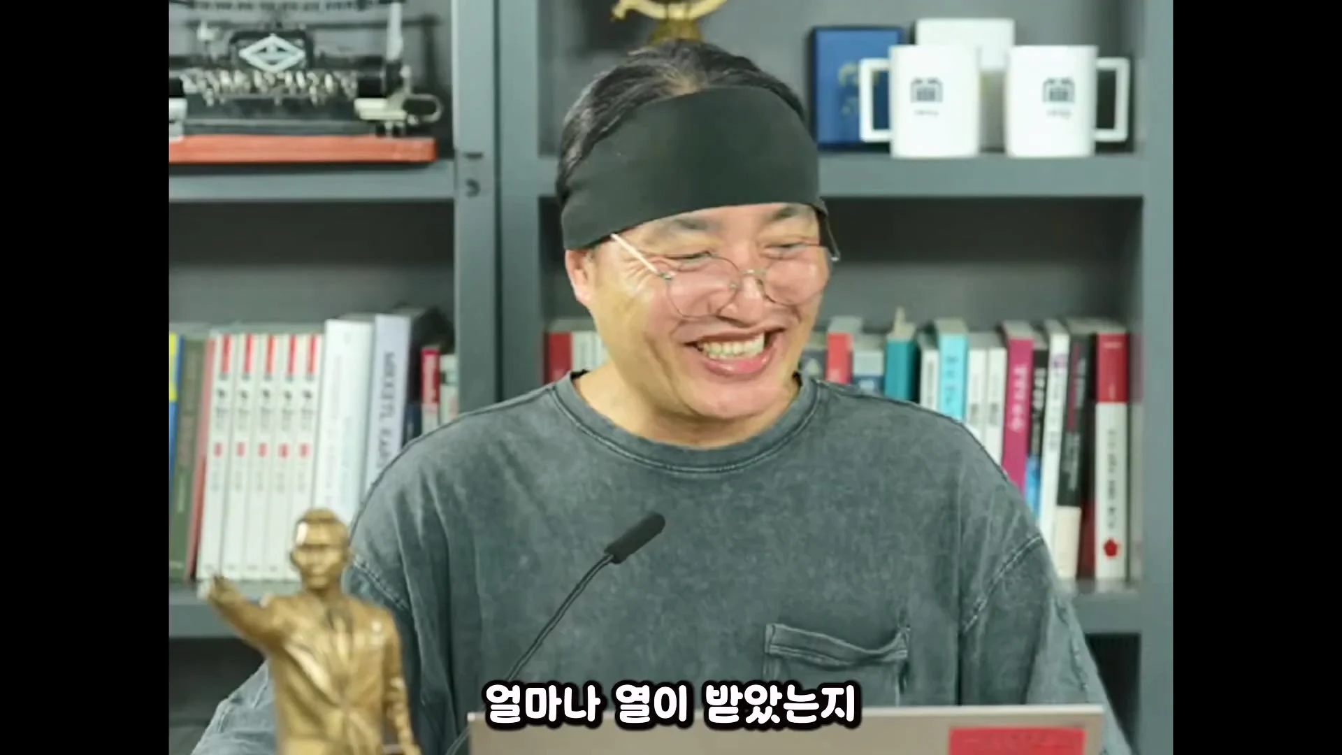 가세연 사무실 장비등에 빨간 딱지 붙인 장사의신과 김소연 ㄷㄷ (2)