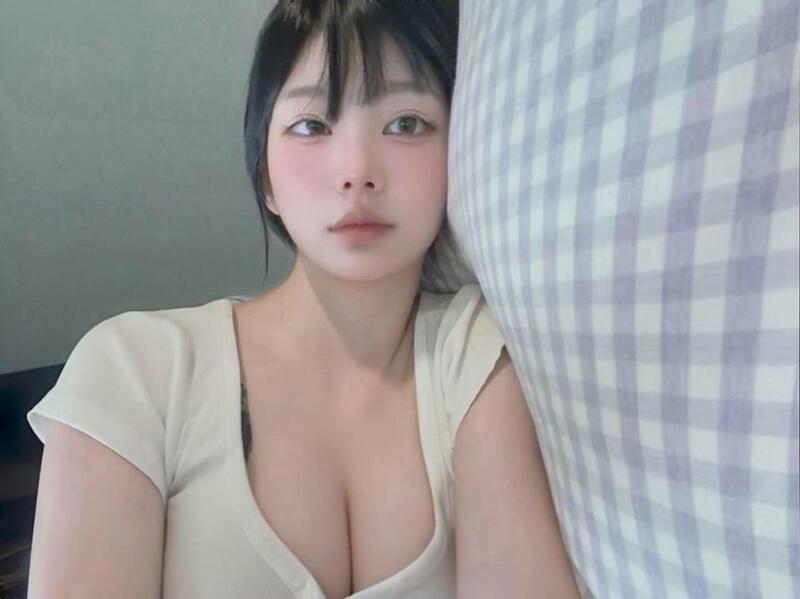 (ㅎㅂ) 코스프레 하는 눈나 (2)