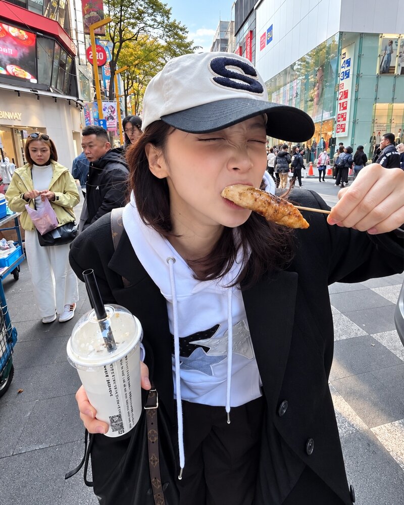 먹는모습도 귀여운 김채원 (2)