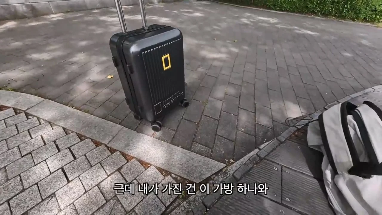 해외여행으로 가진돈 다 써버린 여행 유튜버 근황 (31)