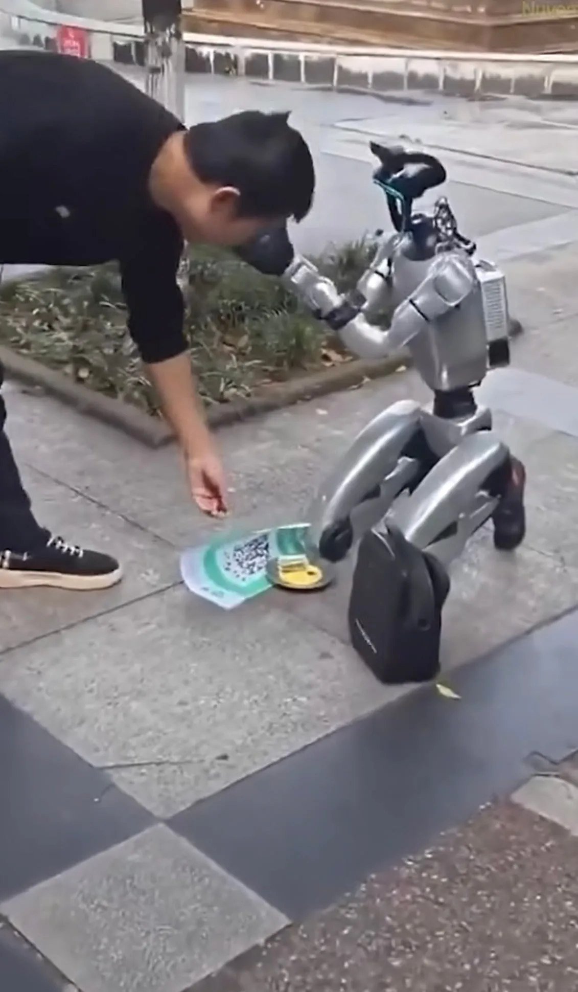 중국은 이미 휴머노이드가 모든 일자리를 대체함