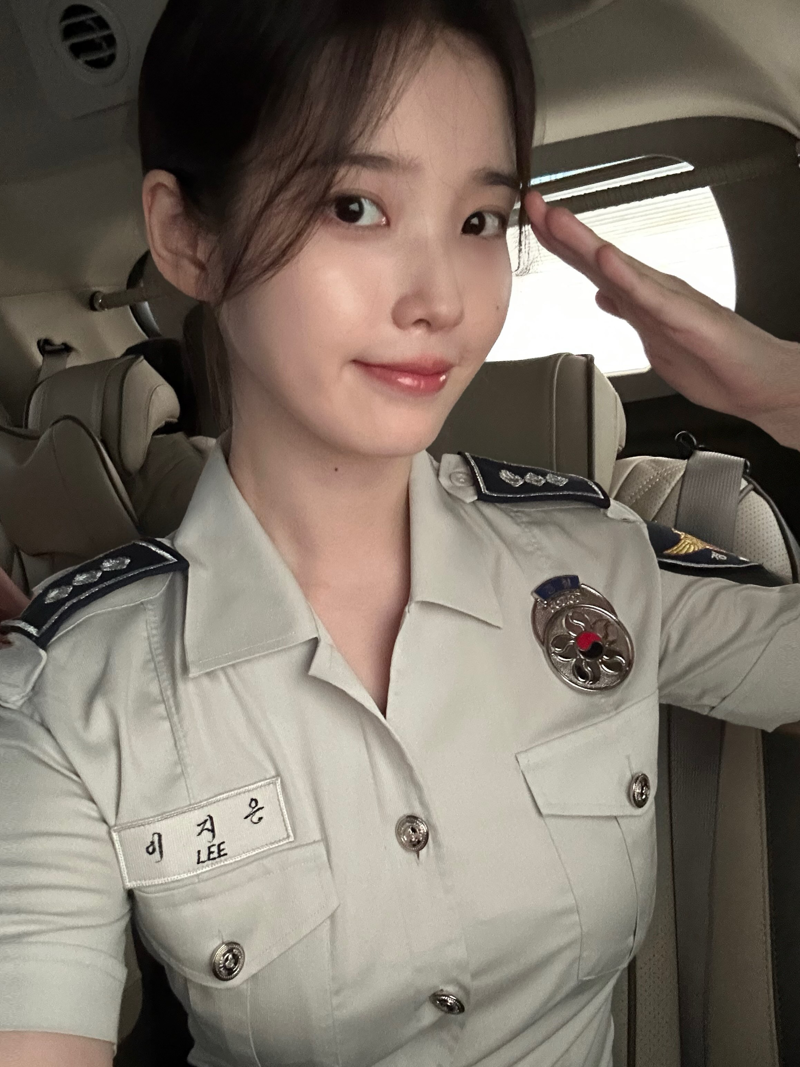 아이유 인스타 신곡 뮤비 포토