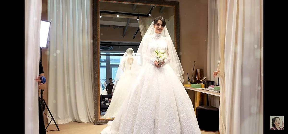 한고은 웨딩드레스 중에 원픽 골라줘 (3)