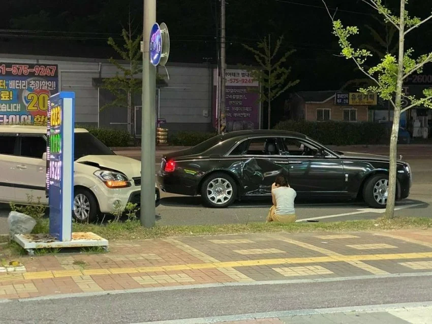 쏘울과 롤스로이스의 사고 (2)