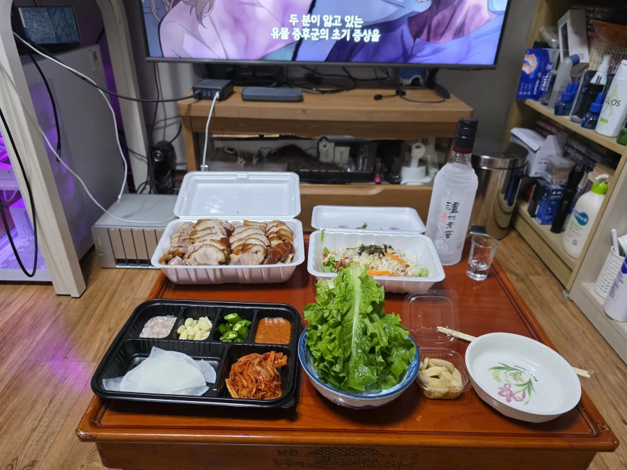긴 기다림끝에 족발이 도착했다!