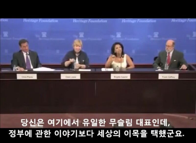 "다수의 평화주의자는 상관없습니다" (26)