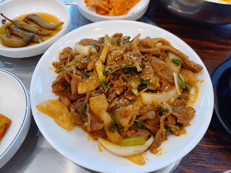 호불호 갈리는 제육보리밥 정식 (2)