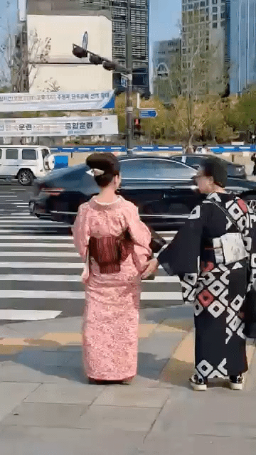 중궈 한푸에 이어 닛뽕진 기모노까지 등장한 광화문