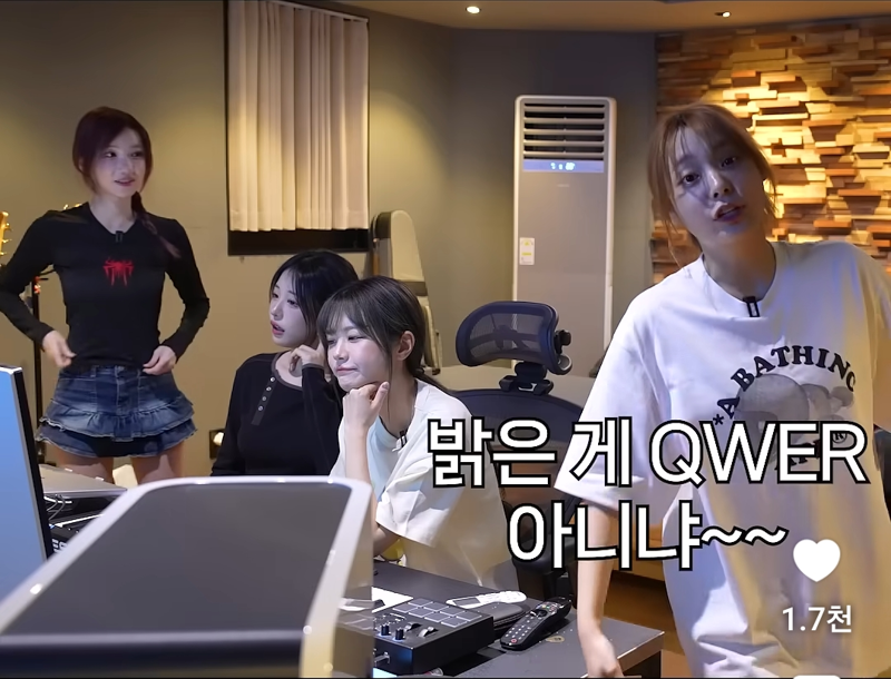 QWER 신곡 회의 중 QWER은 밝아야 한다며 일갈하는 시요밍 (4)