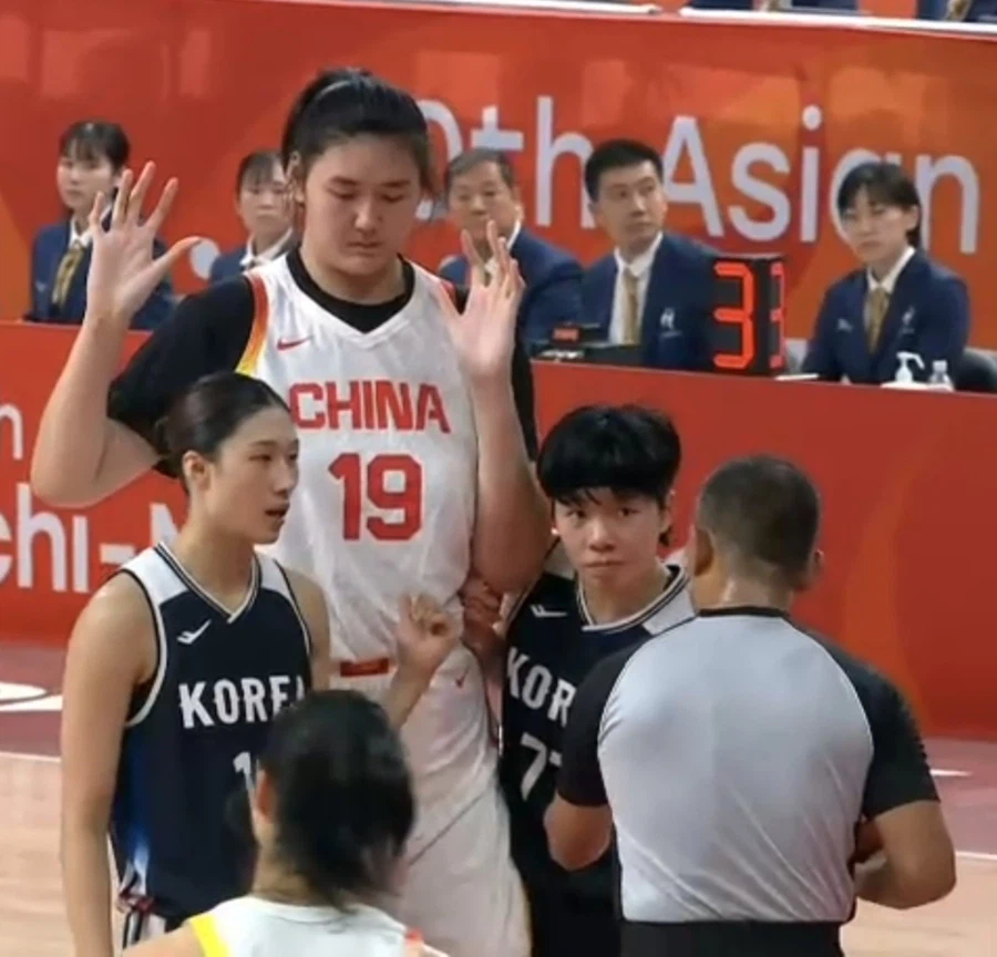 아시안게임 중국 여자 선수 어디서 본 적이 있다 싶더니