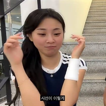 테니스 복장 규제 규제 규제때문에 화가많이난 미녀 유망주. (23)