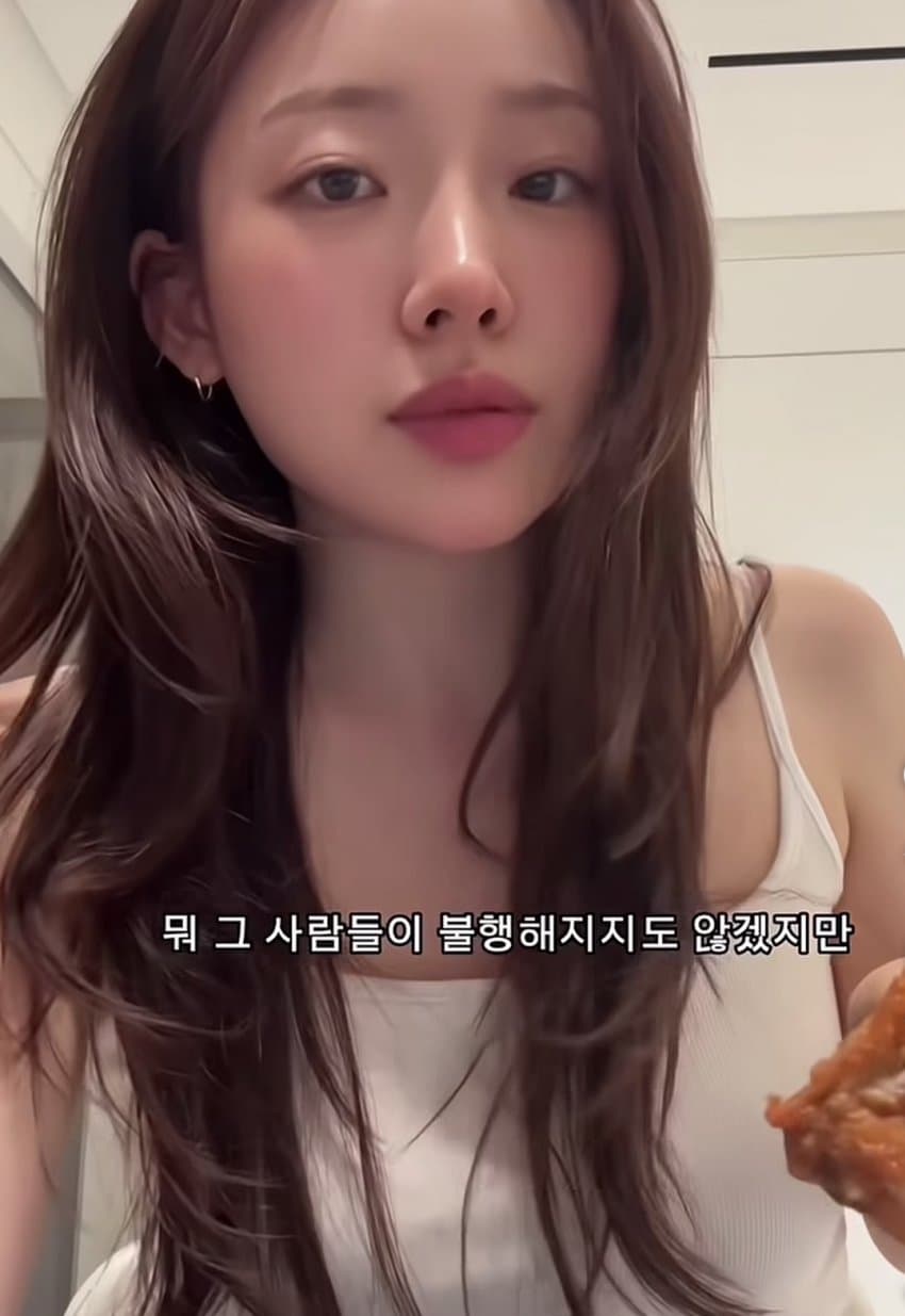 여자만 보면 화가나서 악플다는 도태남에 일침하는 미녀 (18)