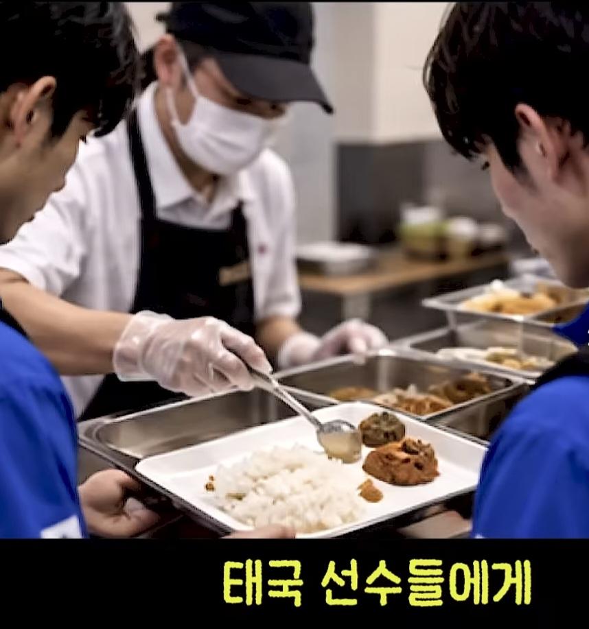 크루즈에서 연습하는 선수들 (2)