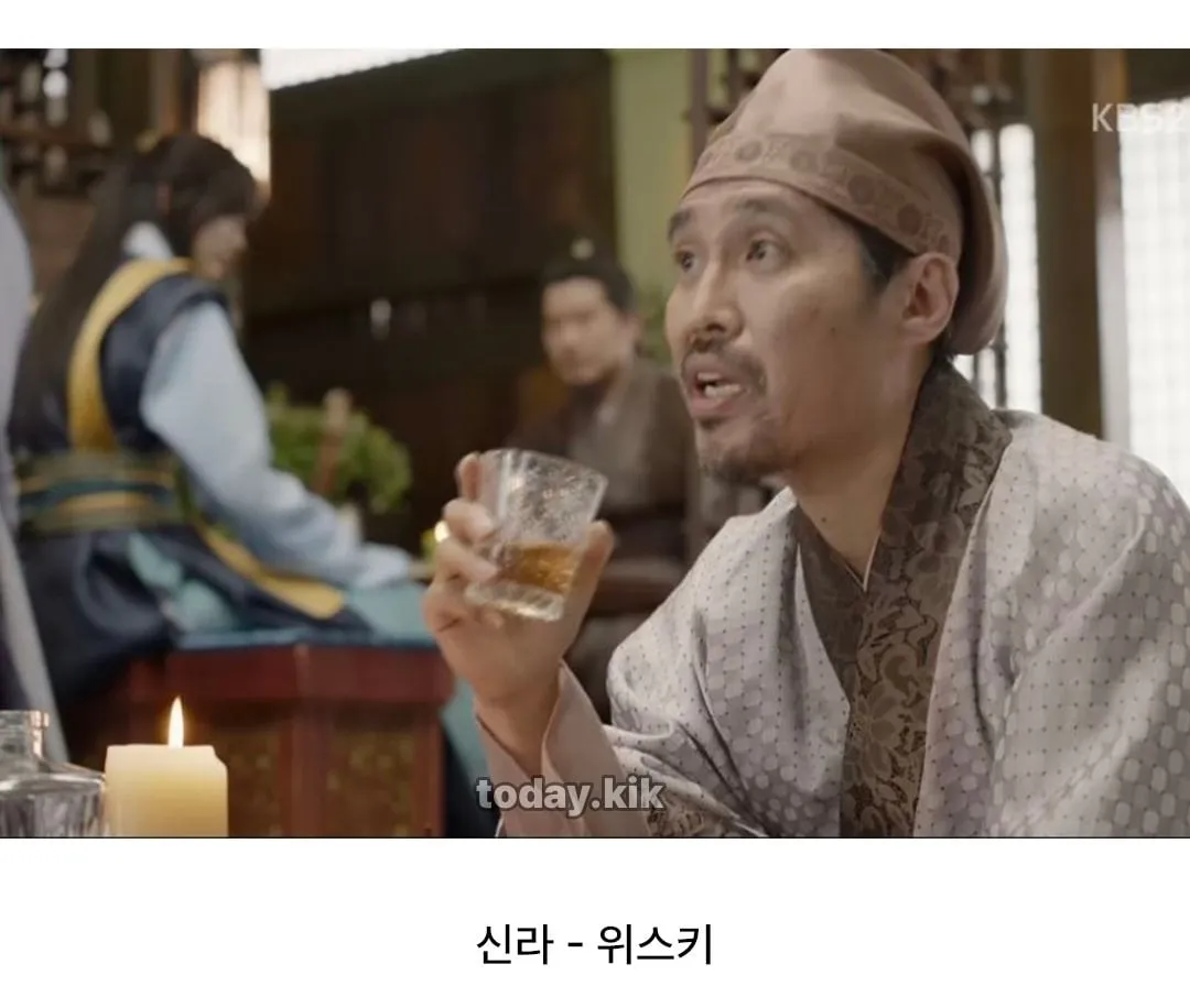 퓨전사극을 하려면 아예 뻔뻔 해야함.jpg