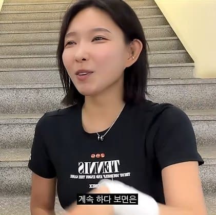 테니스 복장 규제 규제 규제때문에 화가많이난 미녀 유망주. (20)