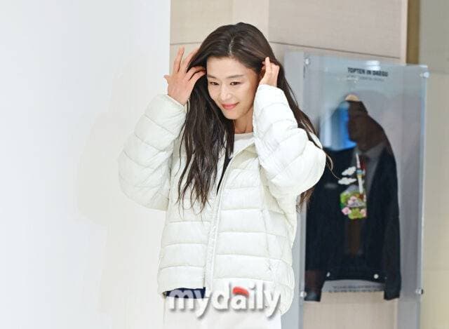 오늘 전지현 행사장 얼굴 뭔데ㅋㅋㅋㅋㅋㅋ (3)