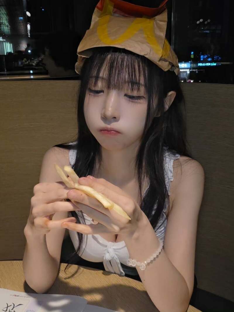 큐티섹시 ㅡ 냥냥한 모모리나 인스타 (4)
