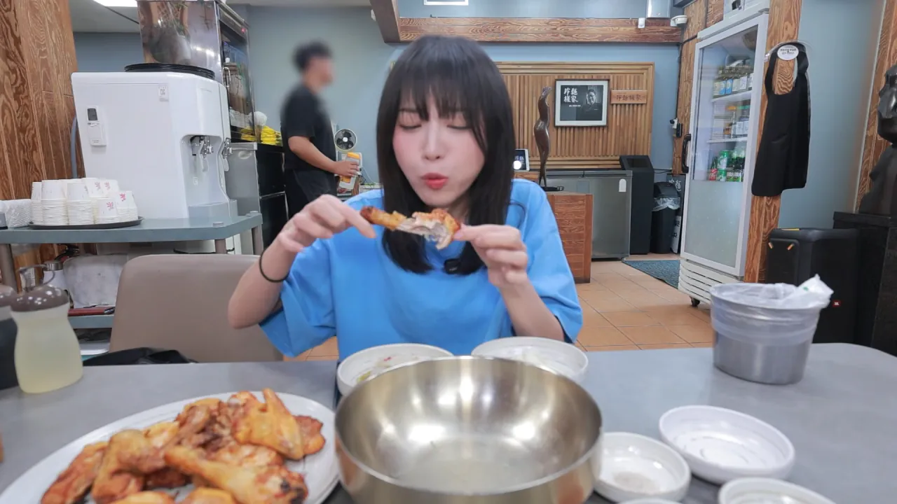 100년된 평양냉면집 가서 적당히 먹방한 쯔양 근황 ㄷㄷㄷ (15)