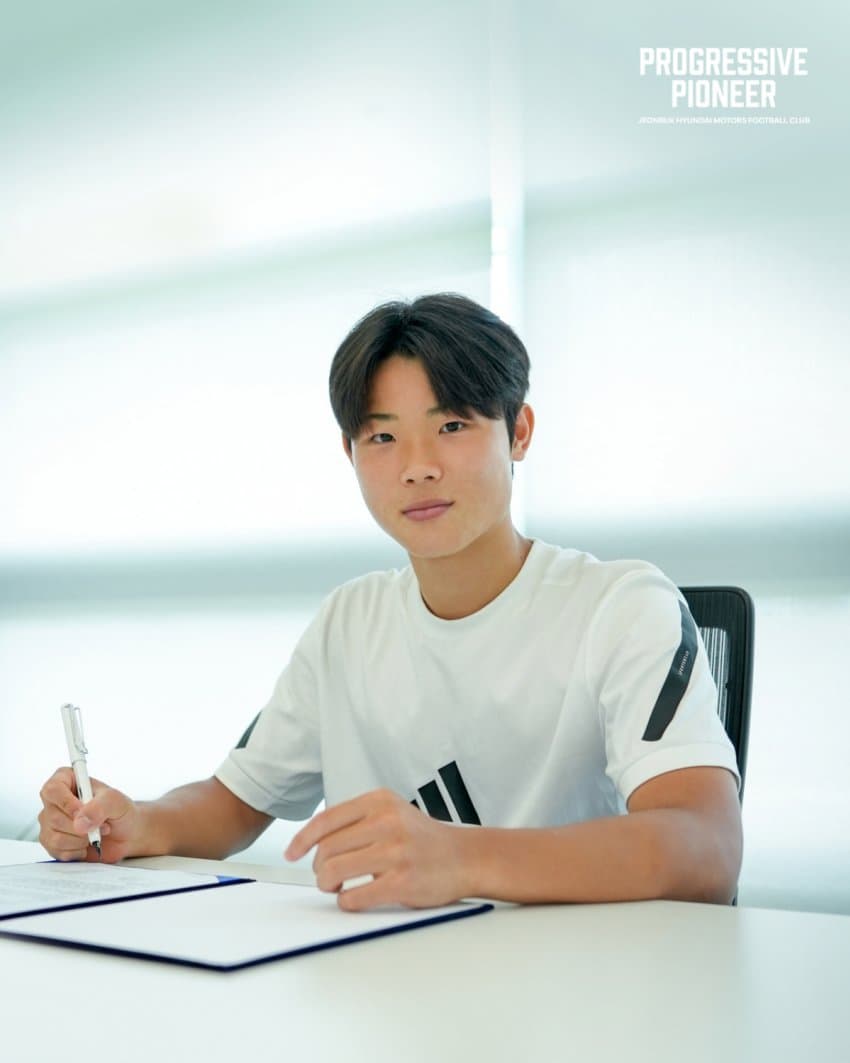 싱글벙글 이강인보다 잘한다는 한국 축구 신동..