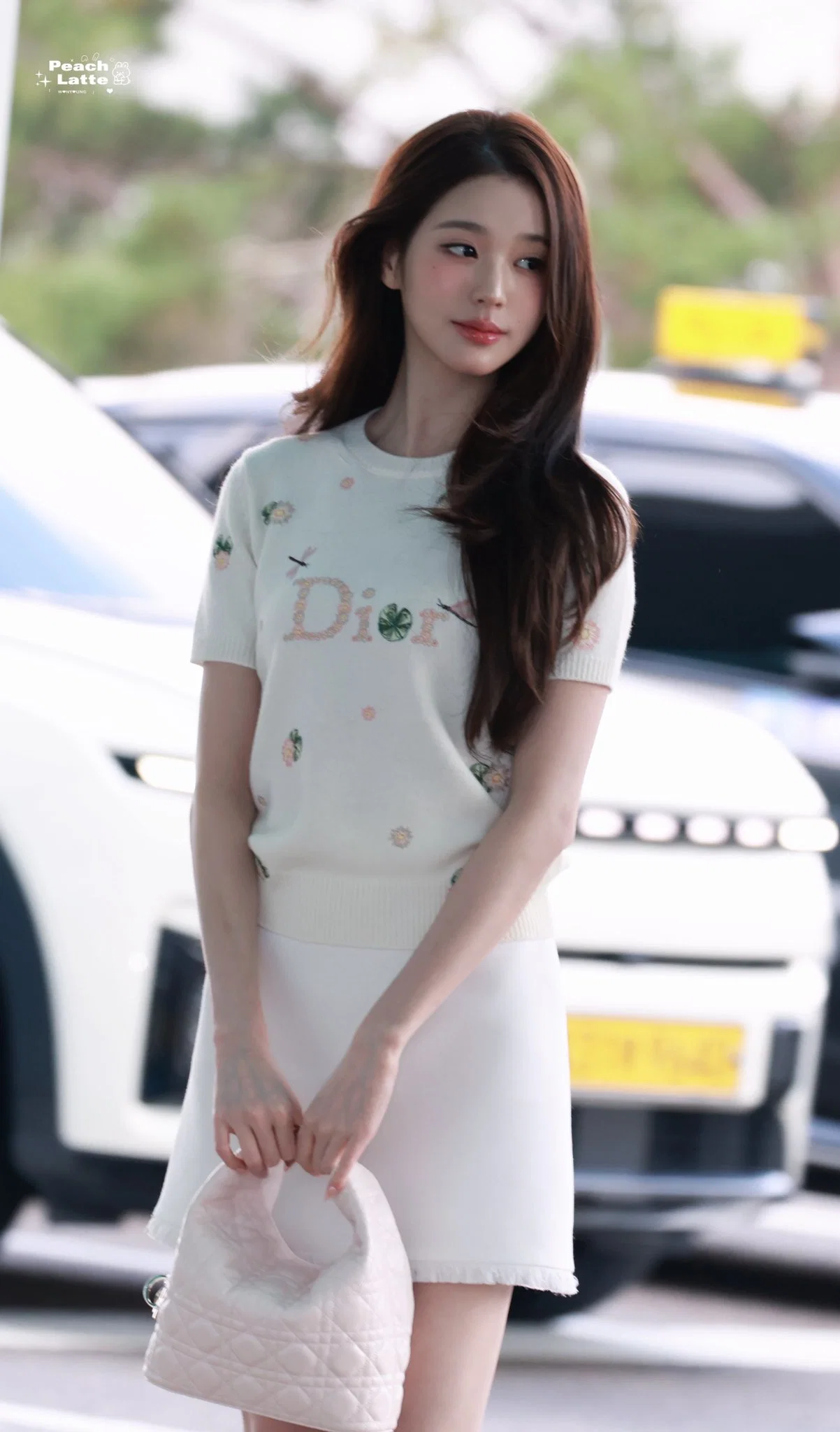 파리 디올쇼 참석하는 듯한 오늘자 아이브 장원영 출국 (9)