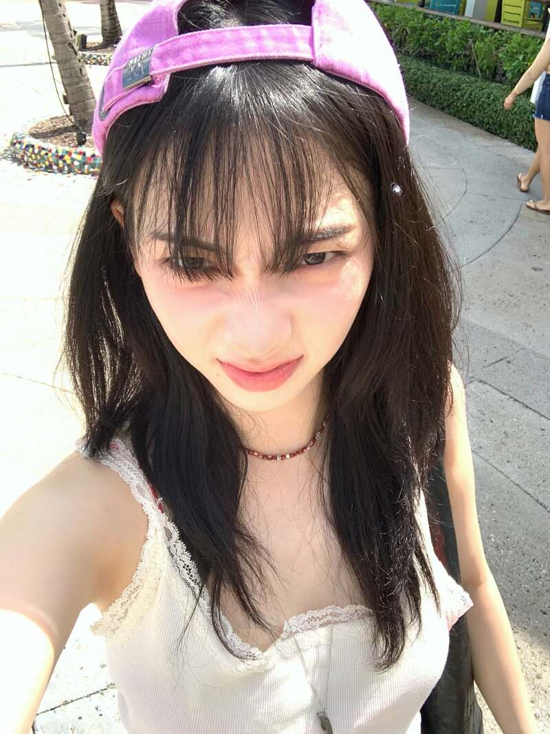 옆구리와 허벅지 에스파 카리나 (2)
