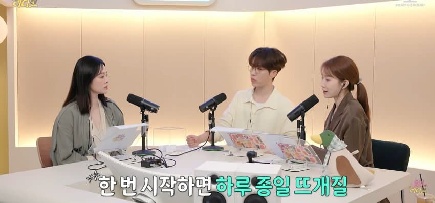 '50세 미혼' 배우 김현주, 외로움 커 하루종일 뜨개질. (16)