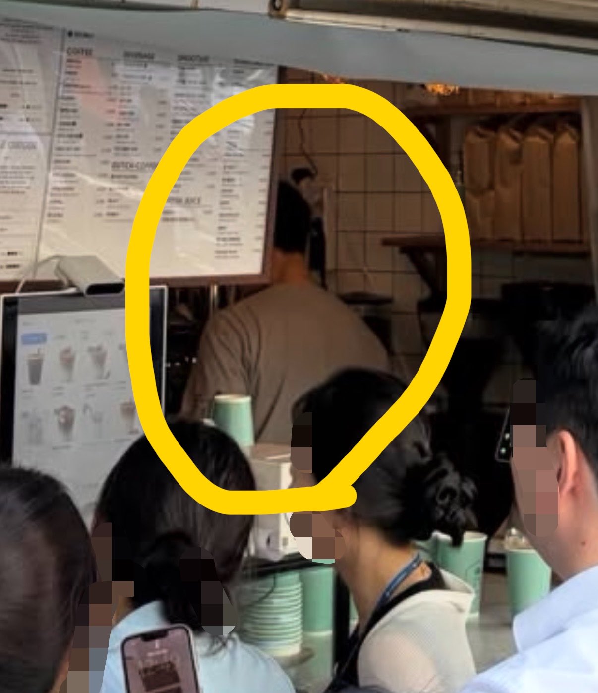 커피가게에 줄을 서는 이유 (2)
