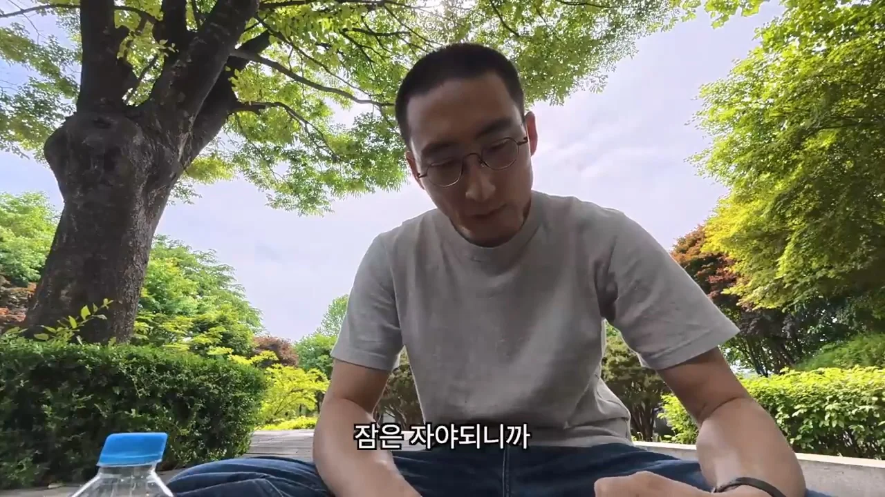 해외여행으로 가진돈 다 써버린 여행 유튜버 근황 (39)