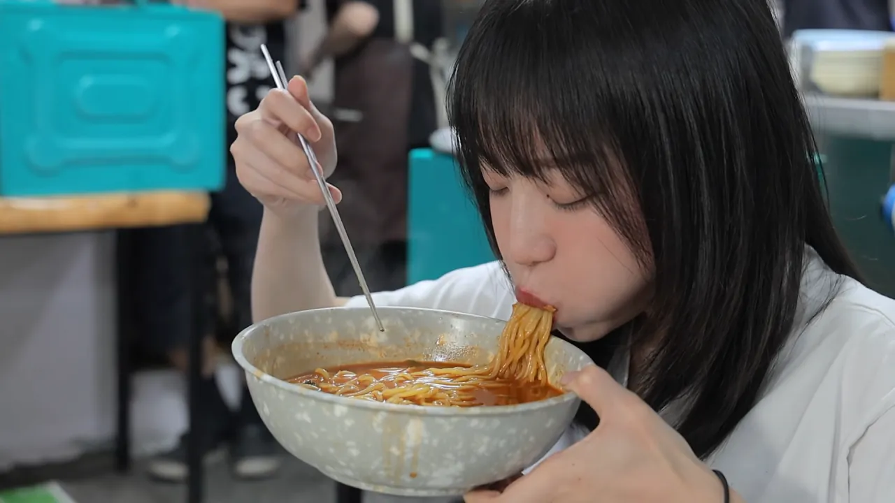 강릉 55년 중국집가서 먹방한 쯔양 근황 ㄷㄷㄷ (42)