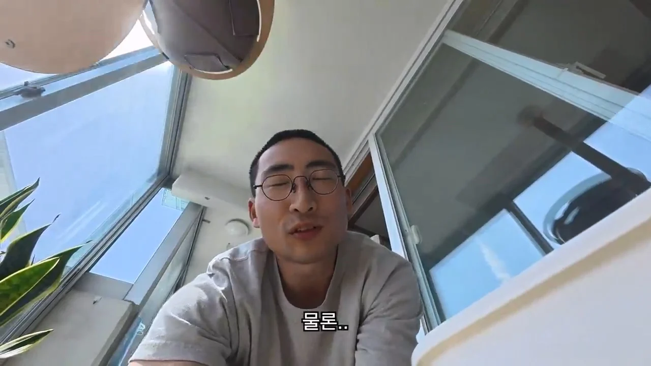해외여행으로 가진돈 다 써버린 여행 유튜버 근황 (18)