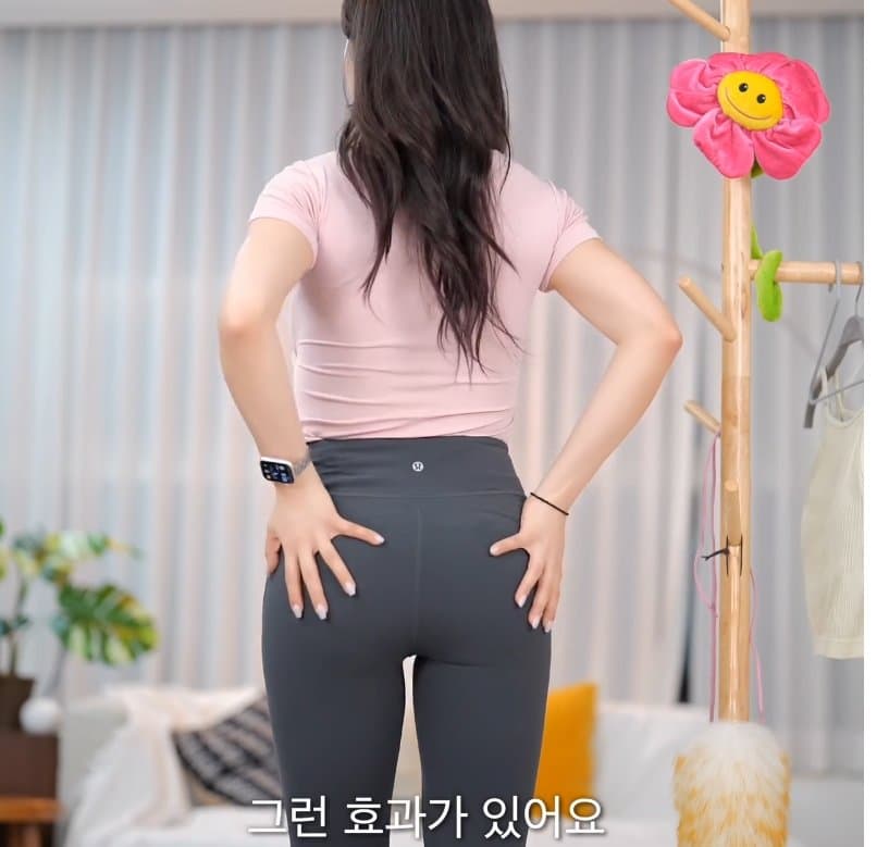 ㅇㅎ)동양 vs 서양. 엉덩이가 커져서 요즘 레깅스가 불편하다는 미녀 (13)