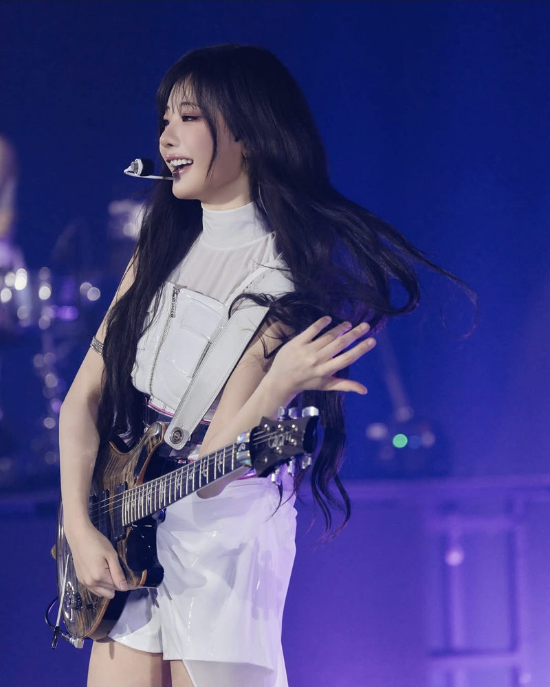 QWER 공식 SNS 사진 업로드 근황 (3)