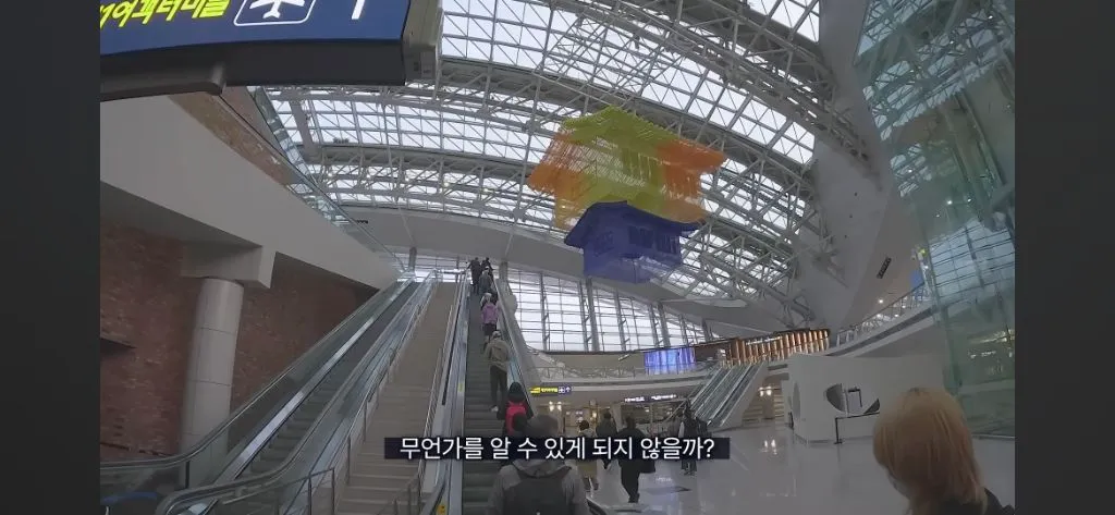 주사약 없이는 살 수 없는 몸으로 여행하는 유튜버