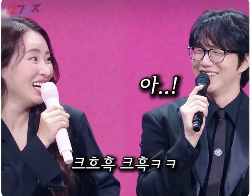 성시경이 악착같이 밀어내는 여자 후배 (11)