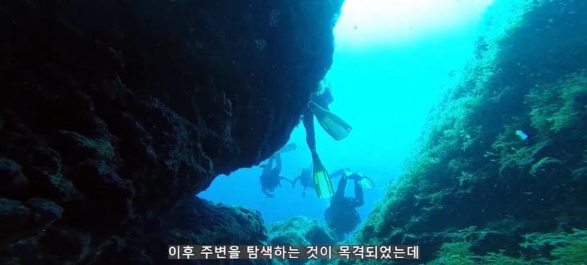 깊이를 알 수 없는 수중동굴에서 완전히 사라진 남자 (15)