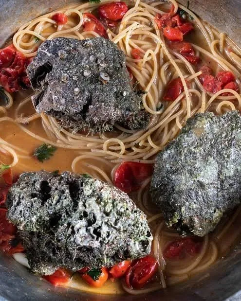 돌맹이 넣어서 먹는 파스타