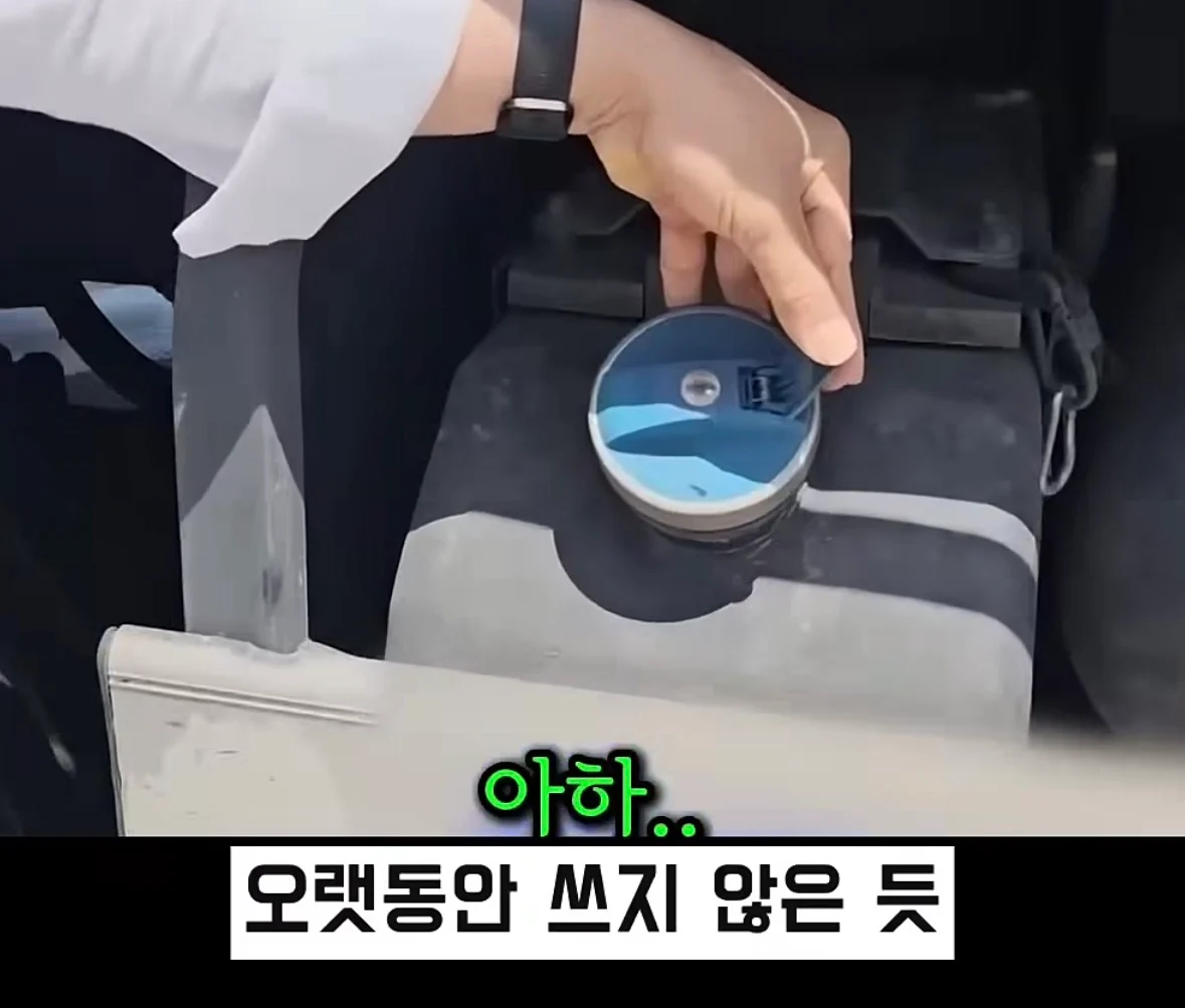 신형 트럭인데도 매연이 나오는 이유 (11)