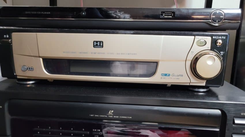 r-906 원더 vhs로 녹화 후 crt(브라운관)로 재생 (4)