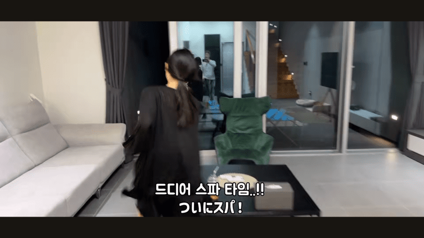 일본인 아내와 호텔 수영장 첫경험 (43)