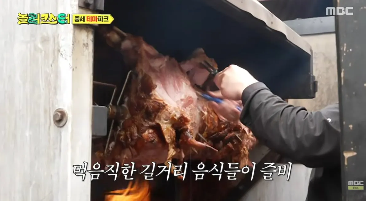 갑옷 입고 용고기 먹는다는 독일의 중세 축제…jpg