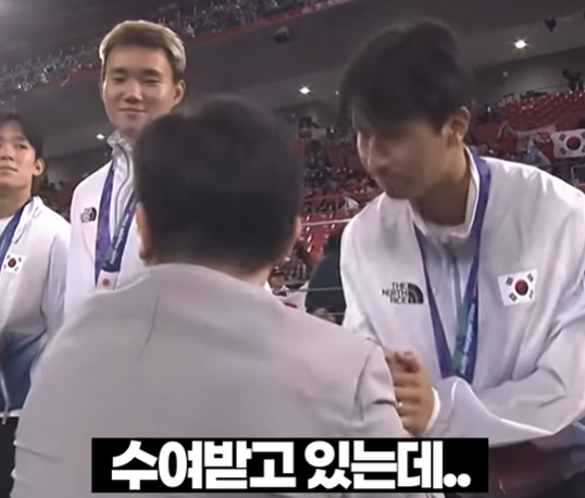 박승수 시상식에서 논란이 된 장면 (3)
