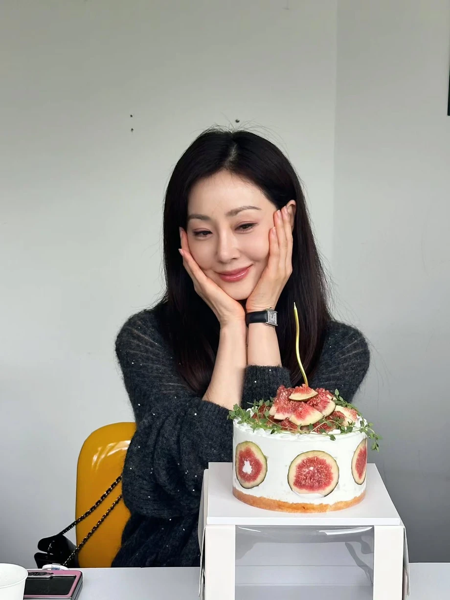 25년째 (결혼안하고) 연애만 51살 배우 오나라 근황.