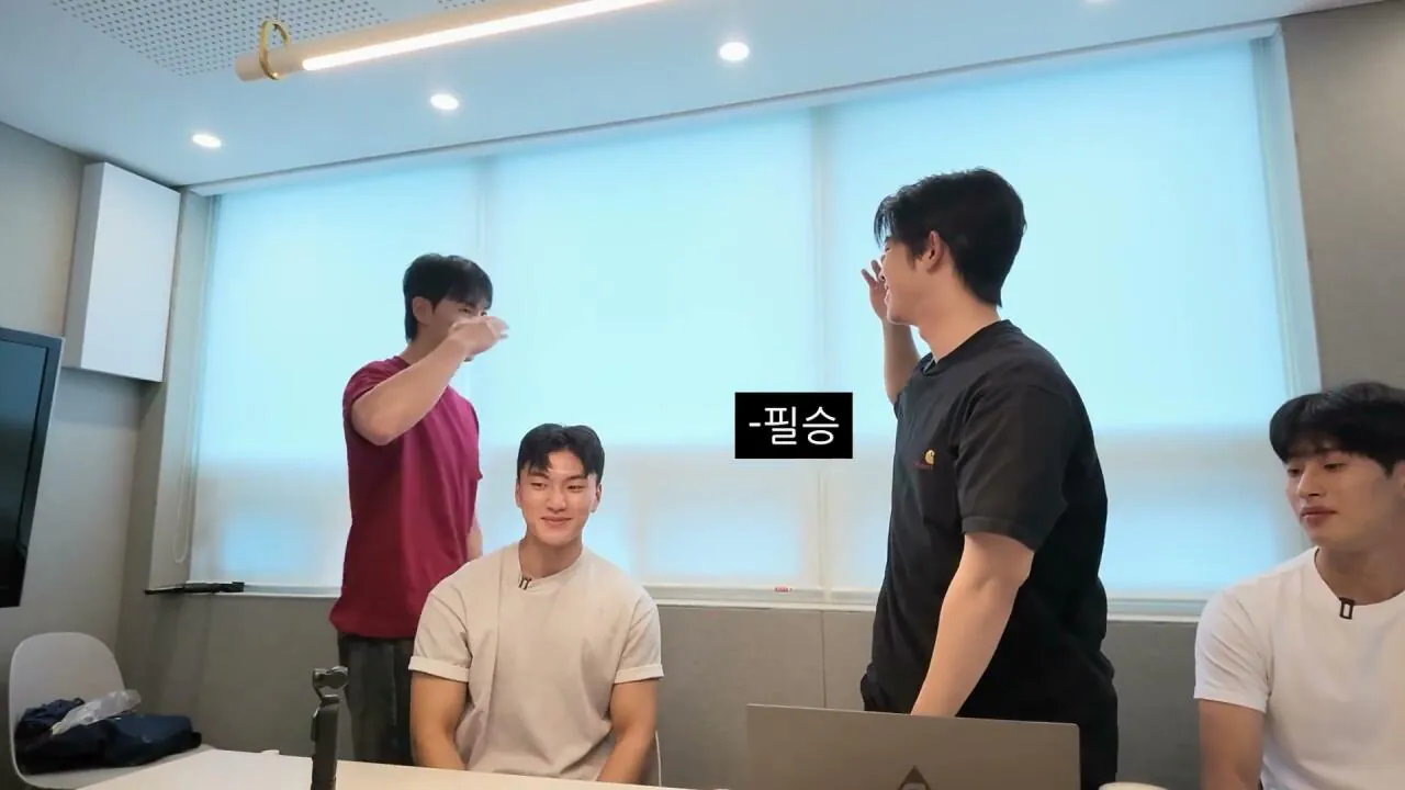 해병대 기수열외 훈련열외 댓글 해명하는 MC그리 (36)