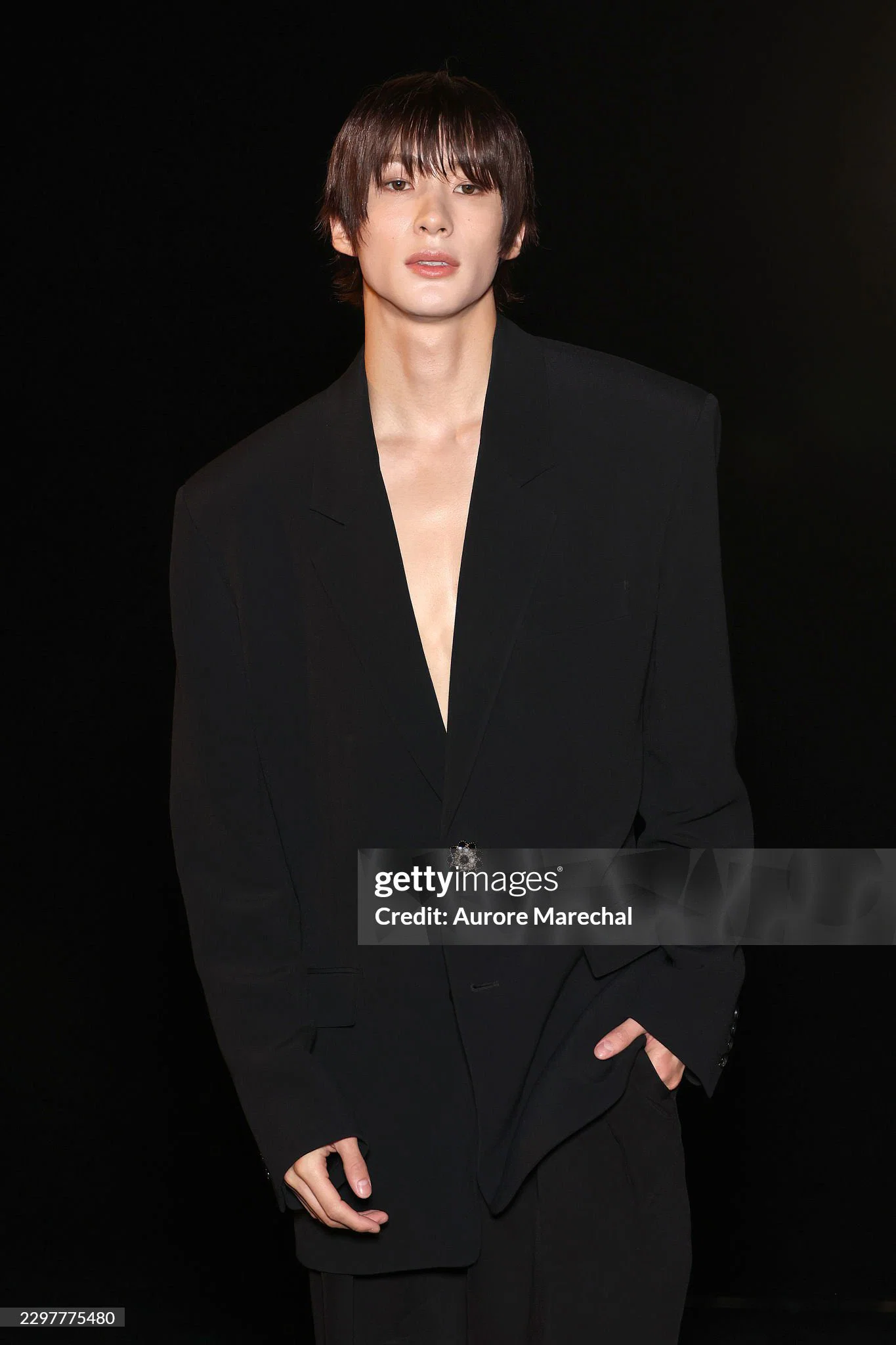 생로랑 파리 패션쇼 참석한 라이즈 앤톤 (8)