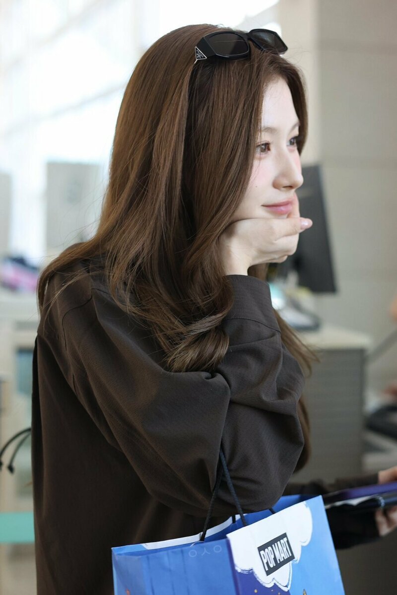 얘가 내일모레면 벌써 32살 이라니 믿겨지지가 않음 (2)