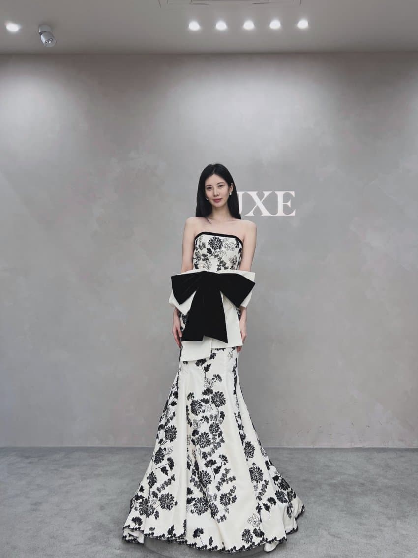 서현 인스타에 올라온 시상식 드레스 피팅 사진 (7)